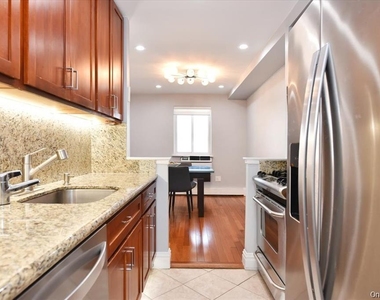 320 East Shore Road - Photo Thumbnail 10