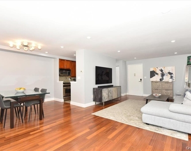 320 East Shore Road - Photo Thumbnail 7
