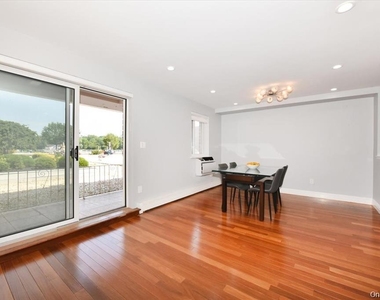 320 East Shore Road - Photo Thumbnail 8