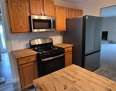 256 Heritage Lane - Photo Thumbnail 12