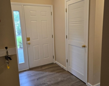 256 Heritage Lane - Photo Thumbnail 7