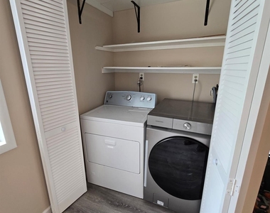 256 Heritage Lane - Photo Thumbnail 16