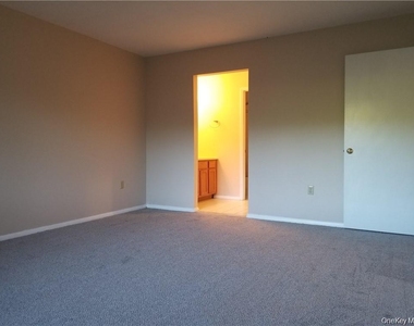256 Heritage Lane - Photo Thumbnail 3