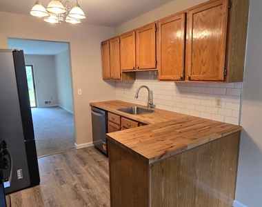 256 Heritage Lane - Photo Thumbnail 13