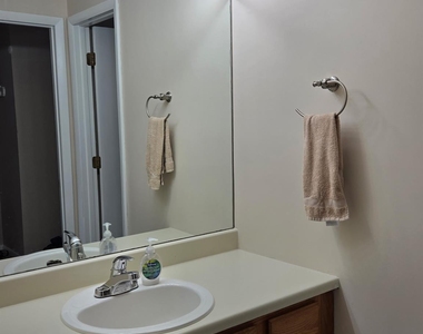 256 Heritage Lane - Photo Thumbnail 18