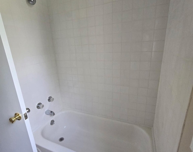 256 Heritage Lane - Photo Thumbnail 23