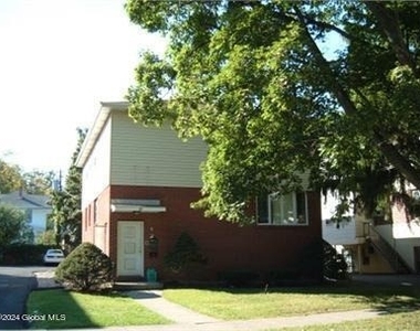 35 Parkwood Street - Photo Thumbnail 2