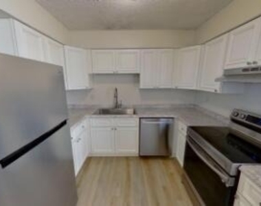 35 Parkwood Street - Photo Thumbnail 6