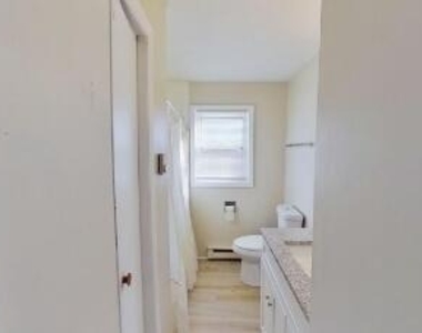 35 Parkwood Street - Photo Thumbnail 9