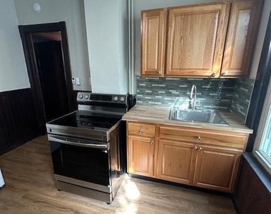 945 Broadway - Photo Thumbnail 4