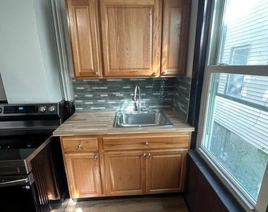 945 Broadway - Photo Thumbnail 3