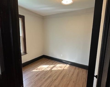 945 Broadway - Photo Thumbnail 7