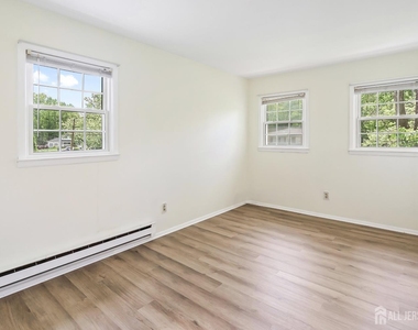 10 Woodruff Road - Photo Thumbnail 12