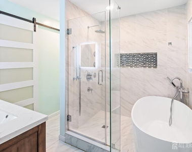 10 Woodruff Road - Photo Thumbnail 10