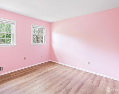 10 Woodruff Road - Photo Thumbnail 6