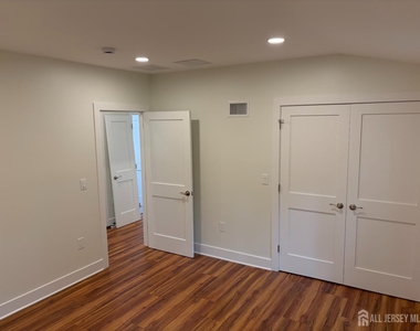 13 Martha Boulevard - Photo Thumbnail 17