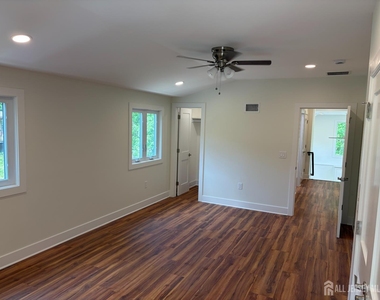 13 Martha Boulevard - Photo Thumbnail 8