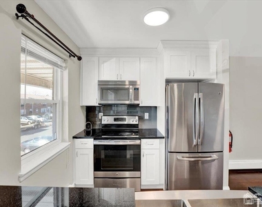 289 Main Street - Photo Thumbnail 7