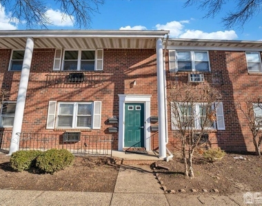 289 Main Street - Photo Thumbnail 1