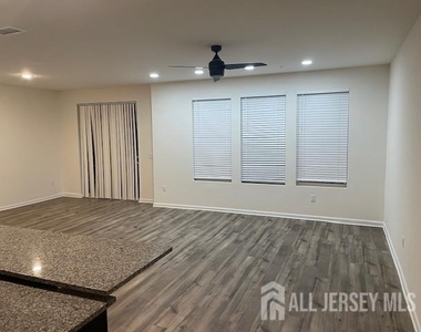 82 Depot Way - Photo Thumbnail 7