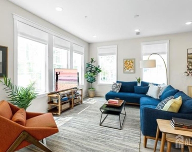 82 Depot Way - Photo Thumbnail 2