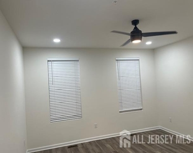 82 Depot Way - Photo Thumbnail 16