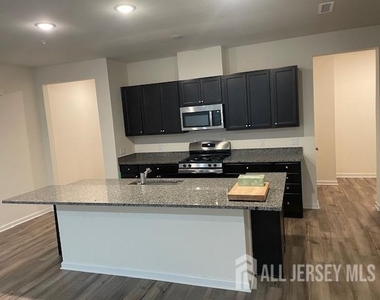 82 Depot Way - Photo Thumbnail 4