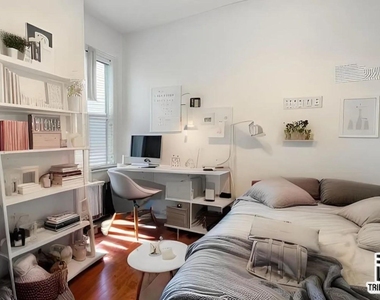 439 Jefferson Avenue - Photo Thumbnail 5