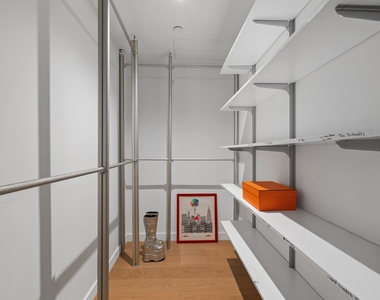 555 W 22nd Street - Photo Thumbnail 5