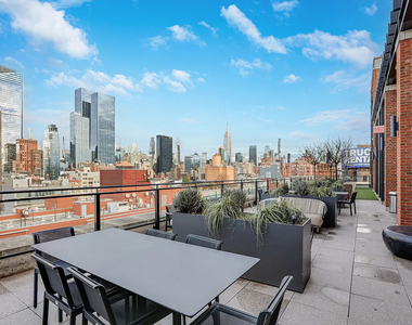 555 W 22nd Street - Photo Thumbnail 20