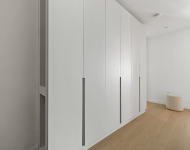 555 W 22nd Street - Photo Thumbnail 6
