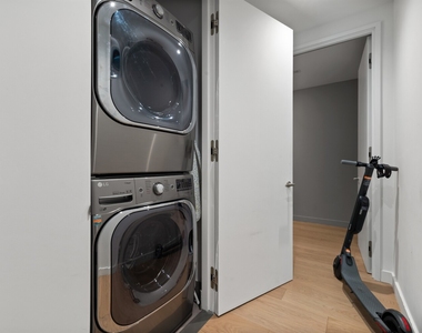 555 W 22nd Street - Photo Thumbnail 8
