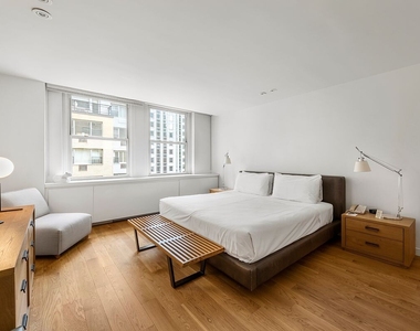 111 E 56th Street - Photo Thumbnail 1