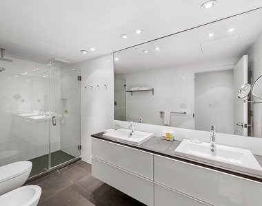 111 E 56th Street - Photo Thumbnail 5