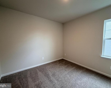 19 Forest Grove Avenue - Photo Thumbnail 17