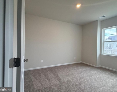 19 Forest Grove Avenue - Photo Thumbnail 18