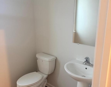 19 Forest Grove Avenue - Photo Thumbnail 32