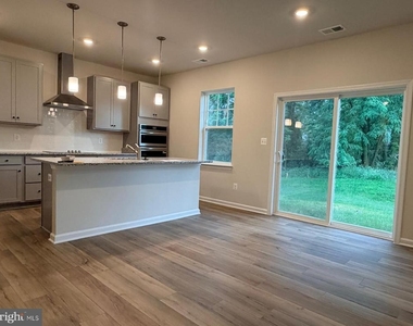 19 Forest Grove Avenue - Photo Thumbnail 3