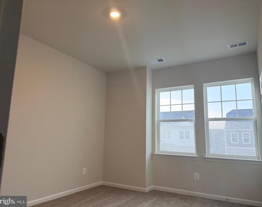 19 Forest Grove Avenue - Photo Thumbnail 24