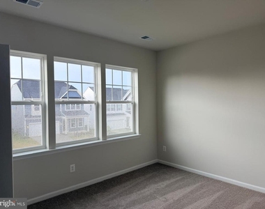 19 Forest Grove Avenue - Photo Thumbnail 28