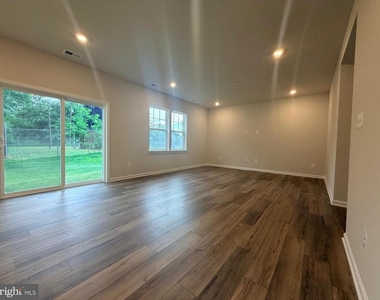19 Forest Grove Avenue - Photo Thumbnail 9