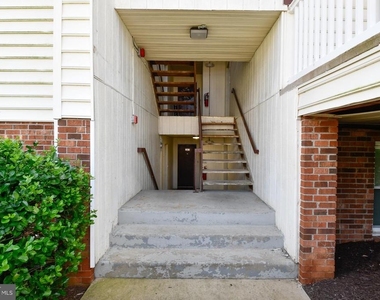 102 Chesterfield Lane - Photo Thumbnail 6