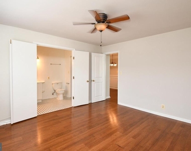 102 Chesterfield Lane - Photo Thumbnail 9