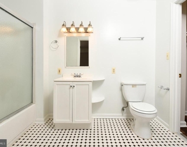 102 Chesterfield Lane - Photo Thumbnail 11
