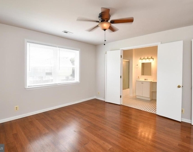 102 Chesterfield Lane - Photo Thumbnail 10