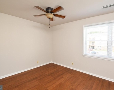 102 Chesterfield Lane - Photo Thumbnail 18