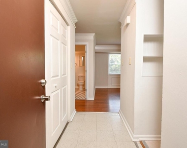 102 Chesterfield Lane - Photo Thumbnail 7