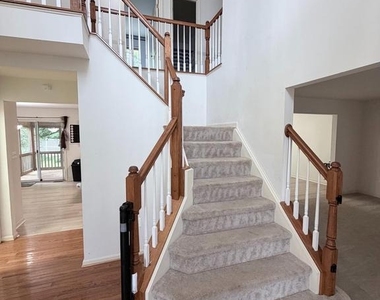 5 Prestonwood Court - Photo Thumbnail 1