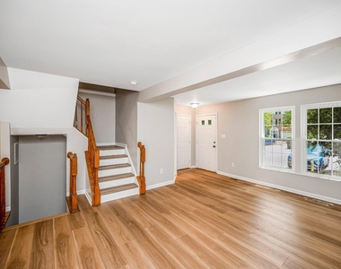 9705 Becker Court - Photo Thumbnail 12