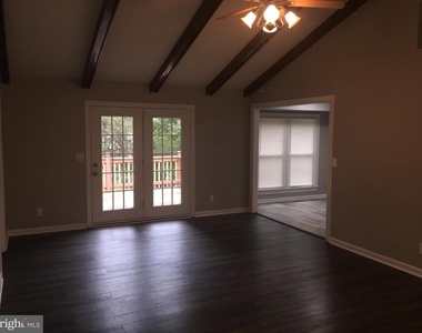 11804 Kennedy Lane - Photo Thumbnail 8